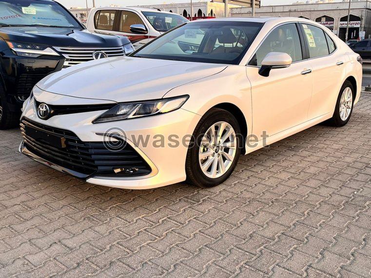 Toyota Camry 4-cylinder saloon model 2024  0