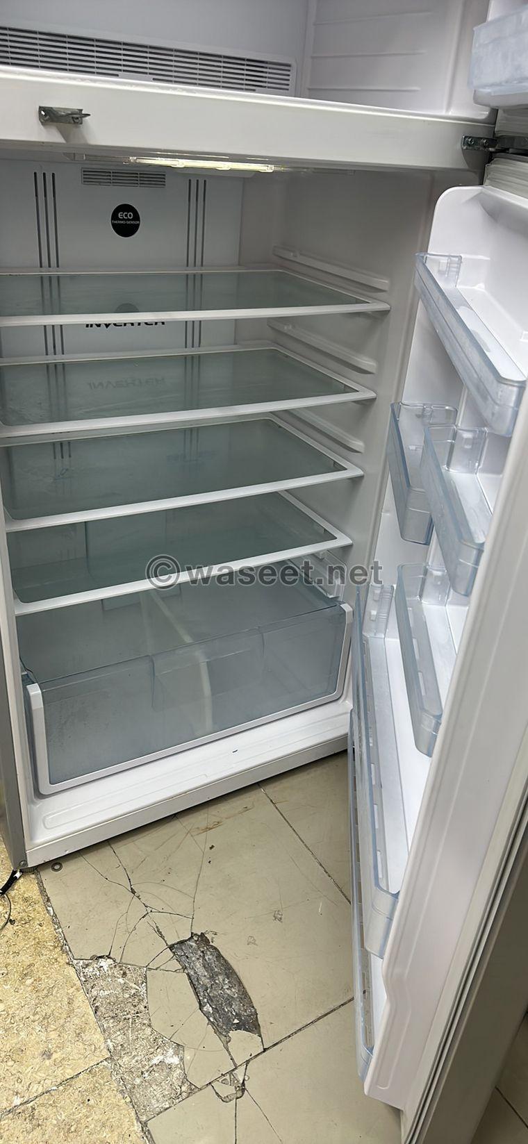 Hitachi double door refrigerator 660 litres 4