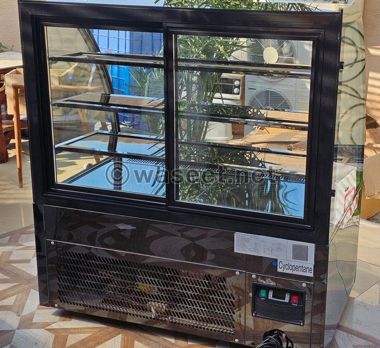For sale: display refrigerator and electric oven 5