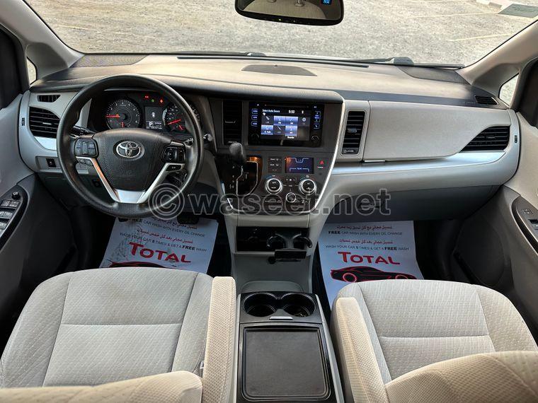 Toyota Sienna 2017 for sale in excellent condition  7