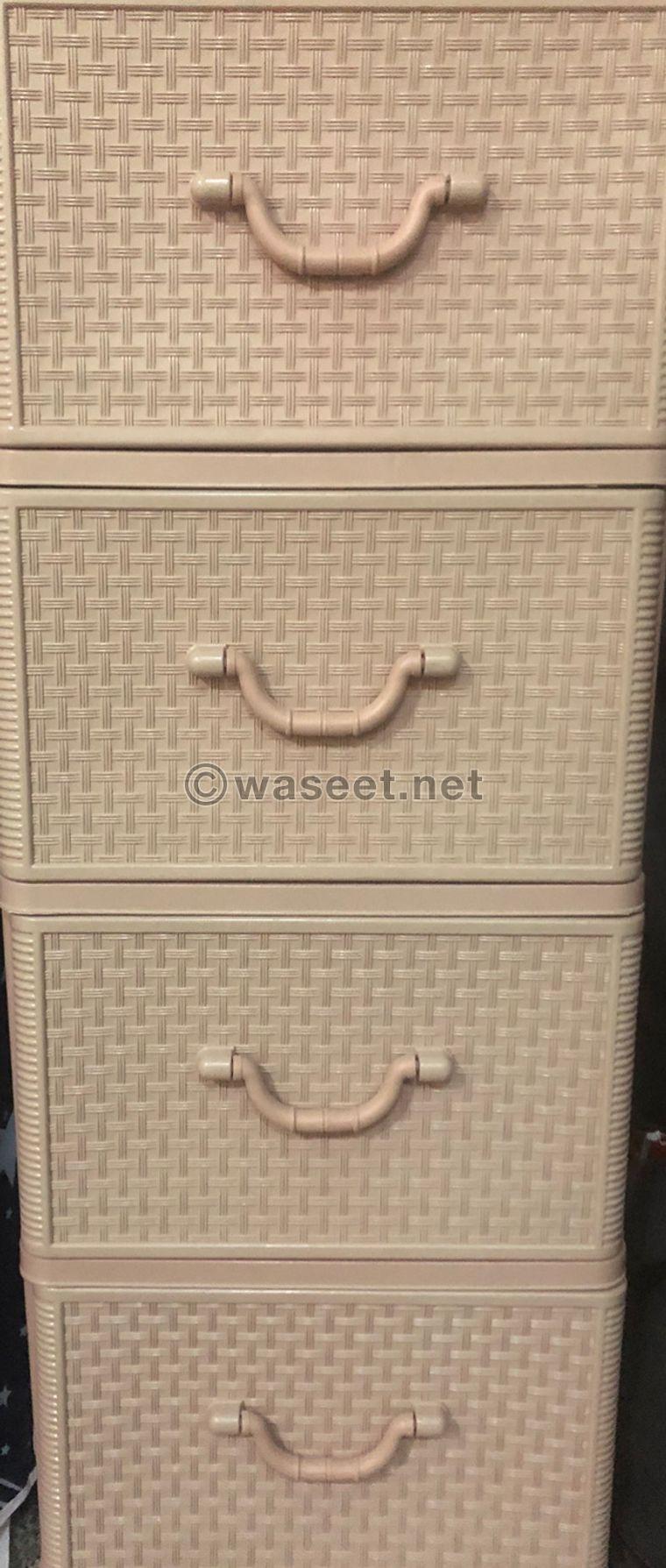 Excellent condition drawers for sale in Al Ain 0