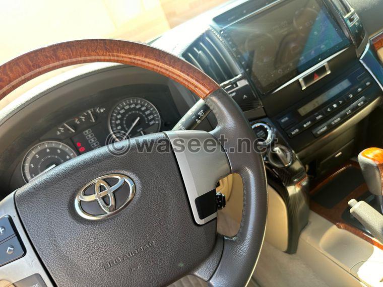 Toyota Land Cruiser 2012 model 4