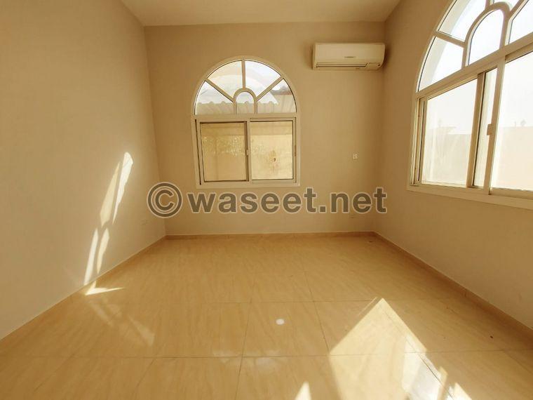 Private entrance 3 bedrooms hall 3