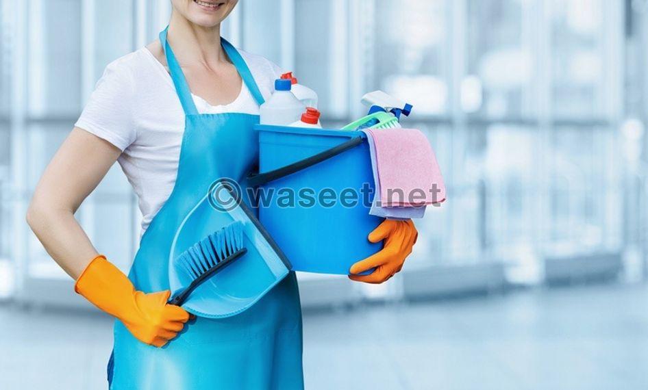 A worker or worker who cleans  0