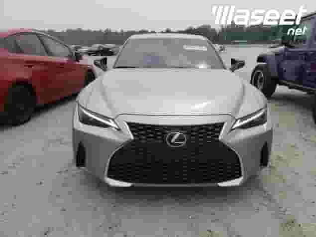 لكزس آي إس 300 2022 لكزس آي إس 300 2022