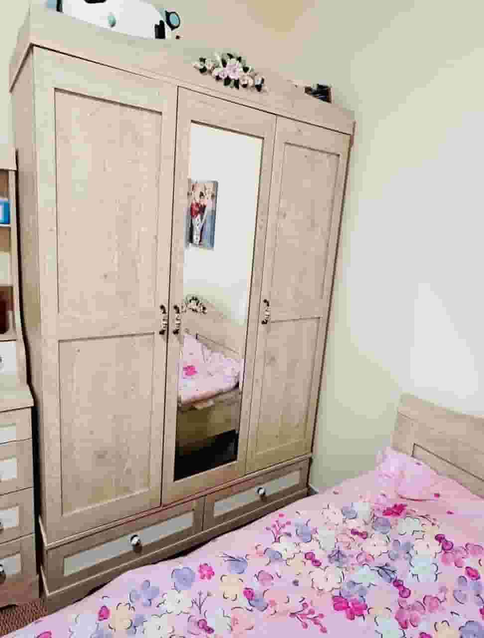 We buy all types of used furniture We buy all types of used furniture