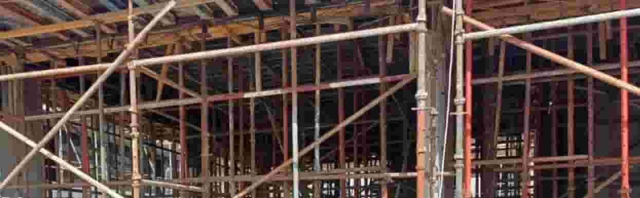 للبيع جميع أنواع السقالات المستعملة  للبيع جميع أنواع السقالات المستعملة