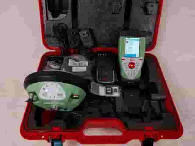 قاعدة لايكا GPS 14 المستعملة وعربة روفر ومنصة استطلاع RTK قاعدة لايكا GPS 14 المستعملة وعربة روفر ومنصة استطلاع RTK