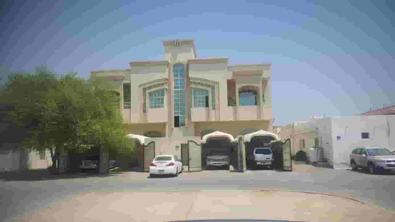 للبيع بناية استثمارية  للبيع بناية استثمارية