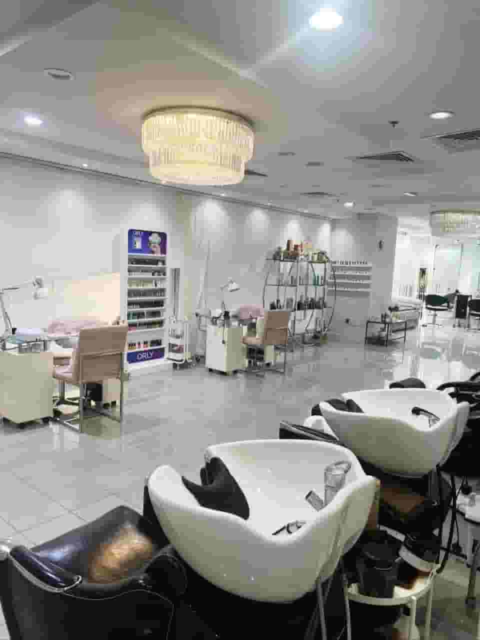 مركز تجميل نسائي للبيع مركز تجميل نسائي للبيع