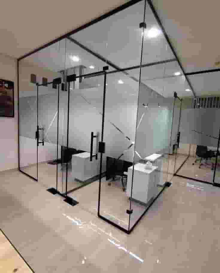 فني أعمال الزجاج والالمونيوم فني أعمال الزجاج والالمونيوم