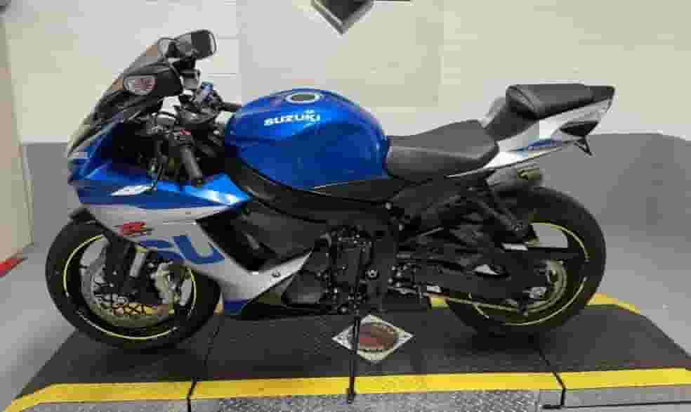 2024 سوزوكي جي إس إكس آر 2024 سوزوكي جي إس إكس آر