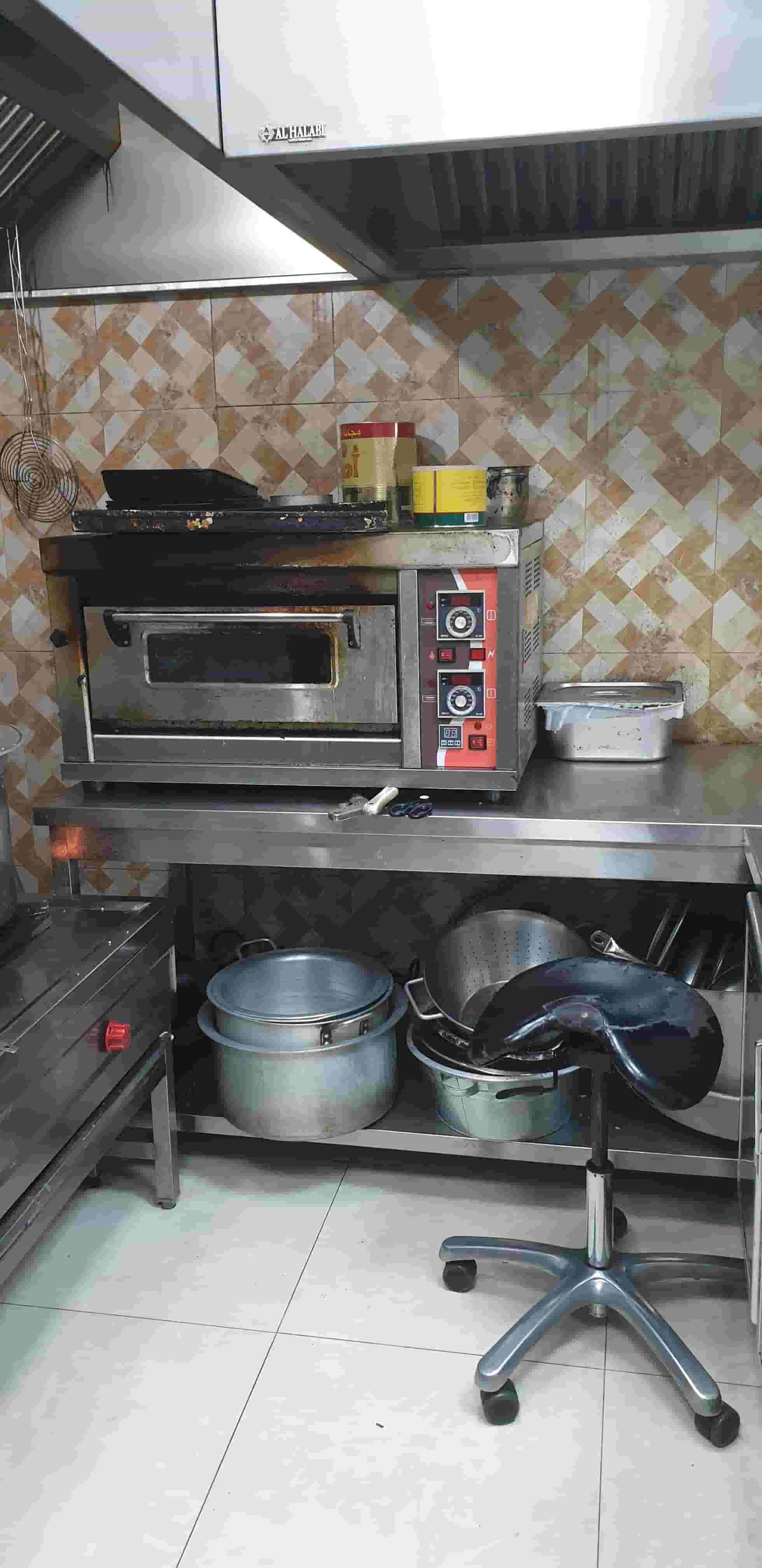 مطعم بدون جلسات للبيع مطعم بدون جلسات للبيع