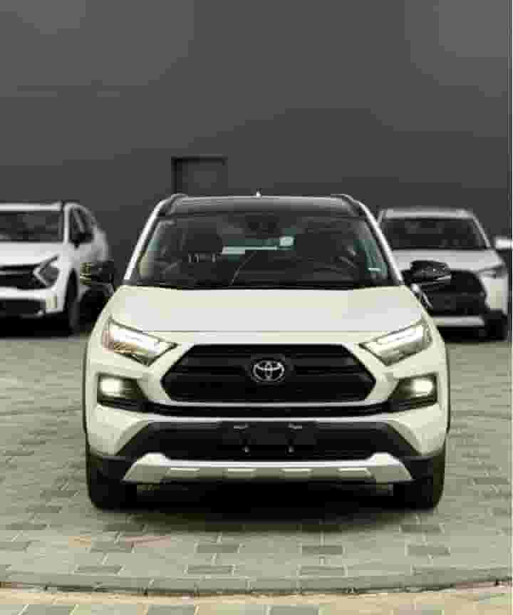 تويوتا راف فور ادفنشر 2025 تويوتا راف فور ادفنشر 2025