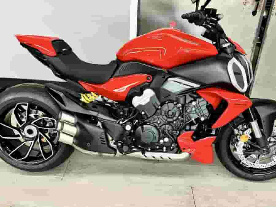 2025 دوكاتي ديافيل V4 دوكاتي 2025 دوكاتي ديافيل V4 دوكاتي