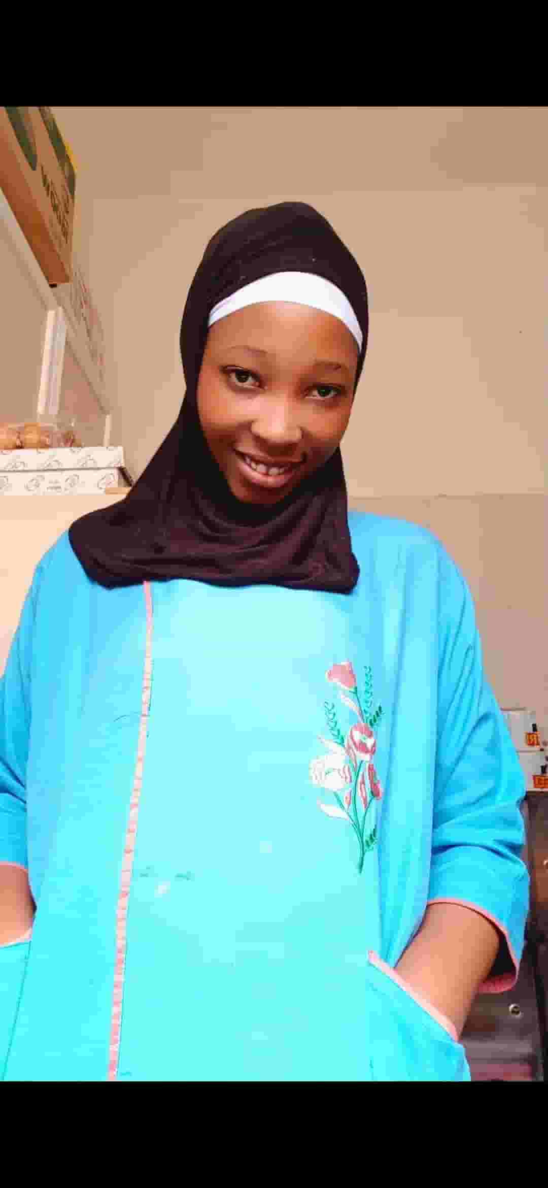 أنا أبحث عن وظيفة خادمة ومربية أنا أبحث عن وظيفة خادمة ومربية