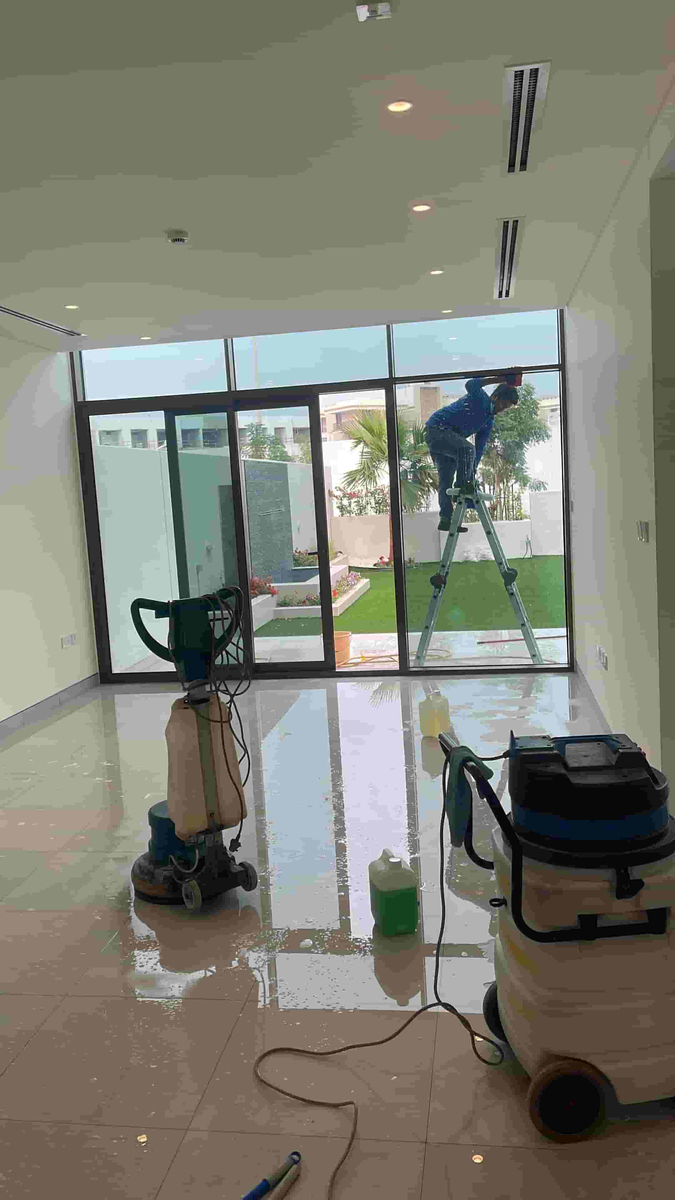 Deep cleaning of villas and buildings Deep cleaning of villas and buildings
