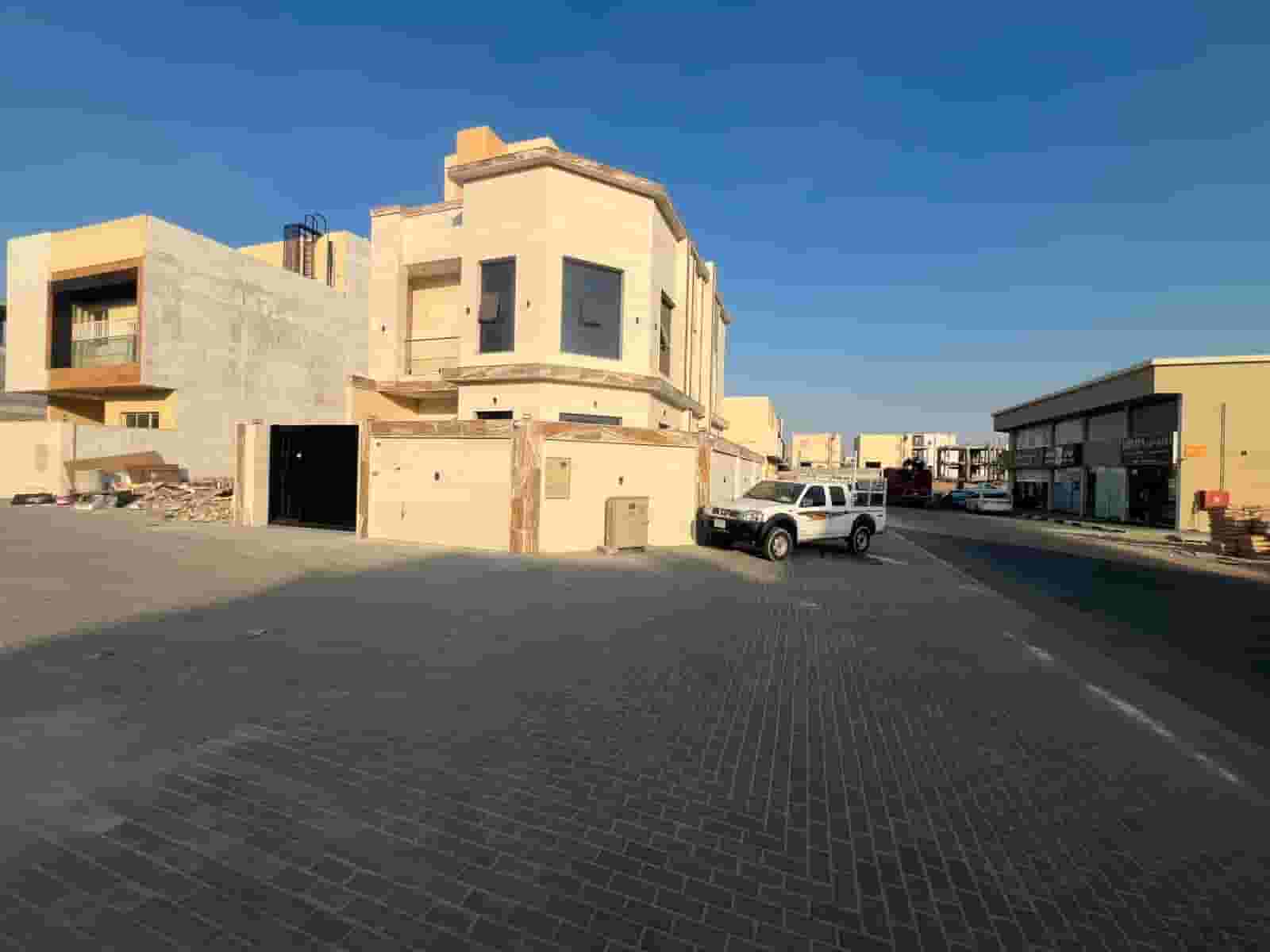 New corner villa for sale.. The second corner of a main street
Location Ajman, Zahba area
A room with a roof on the floor New corner villa for sale.. The second corner of a main street
Location Ajman, Zahba area
A room with a roof on the floor