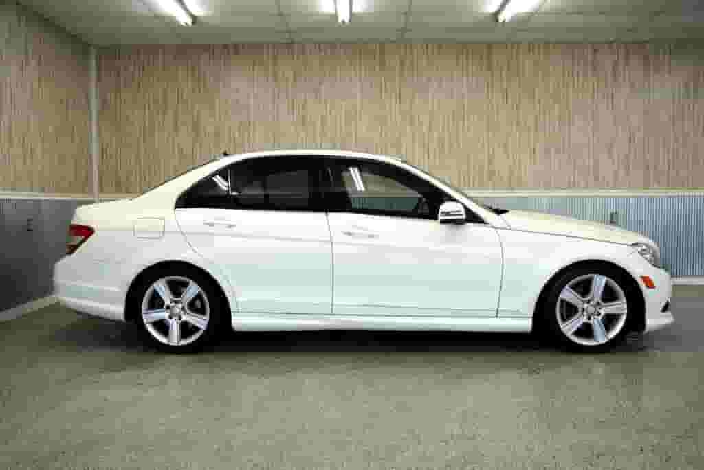 2010 مرسيدس بنز C300 4MATIC 2010 مرسيدس بنز C300 4MATIC