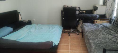 Furnished one-bedroom apartment for sharing